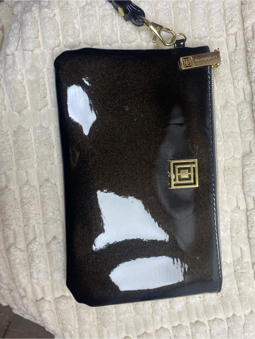 Liz Claiborne Black Patent Leather Phone Charging Wallet Wristlet Clutch